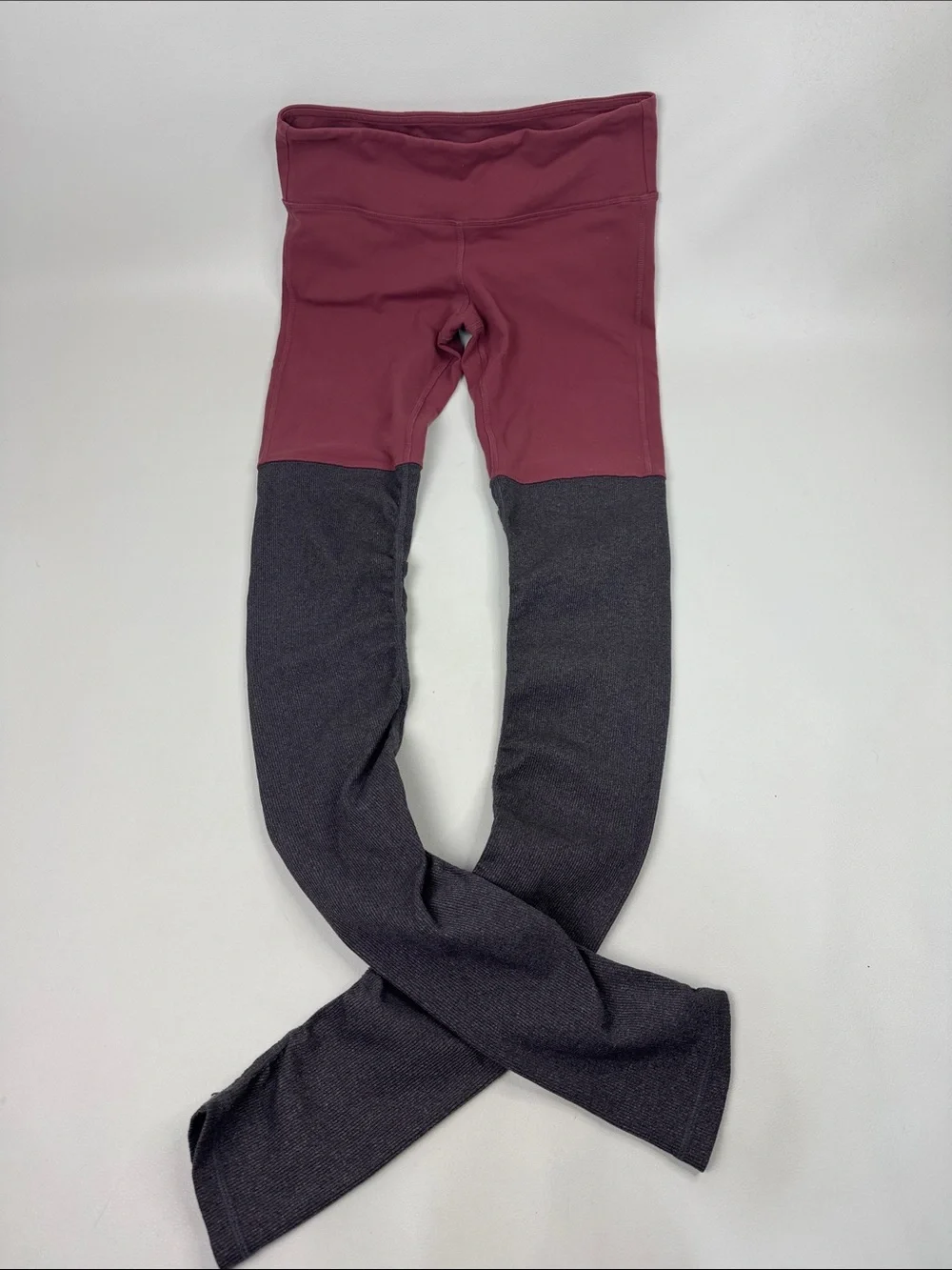 ALO Yoga Goddess Ribbed 2-Tone Burgundy gray ruched long Leggings Size Medium